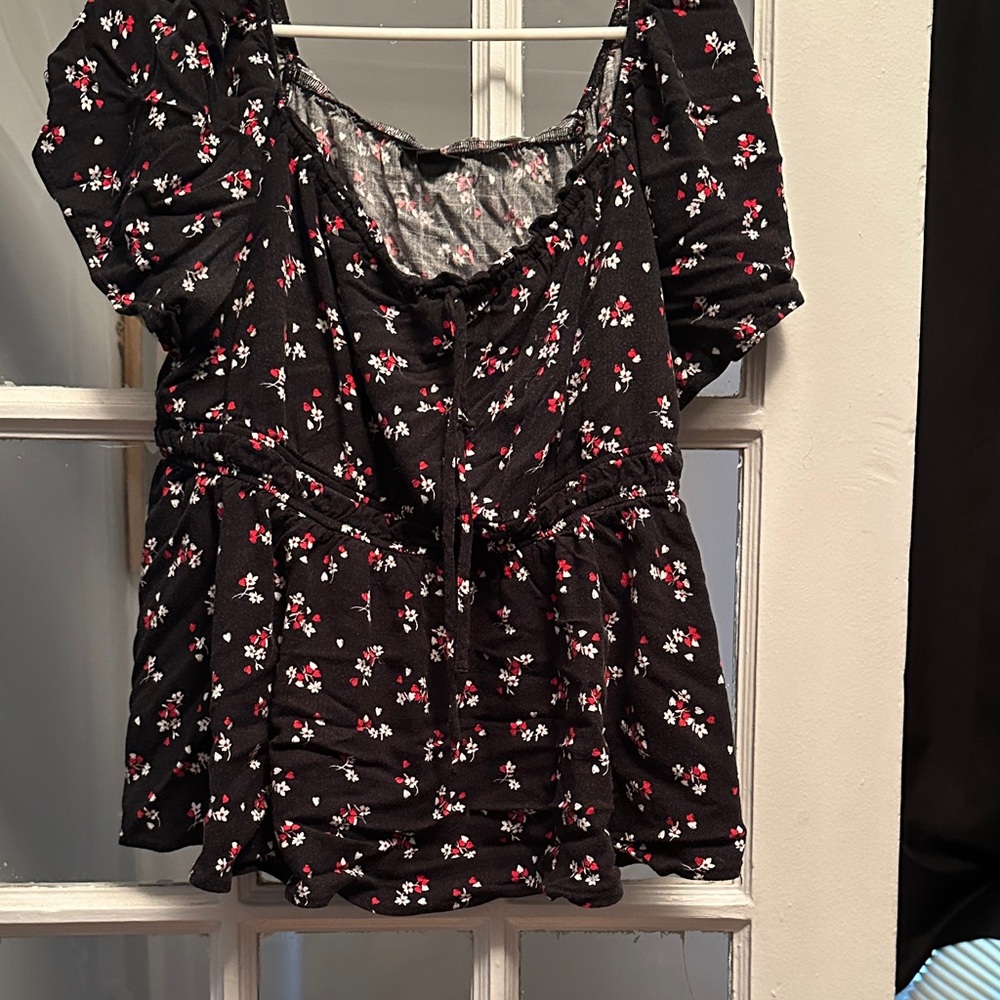 Floral Black Puff Sleeve Top